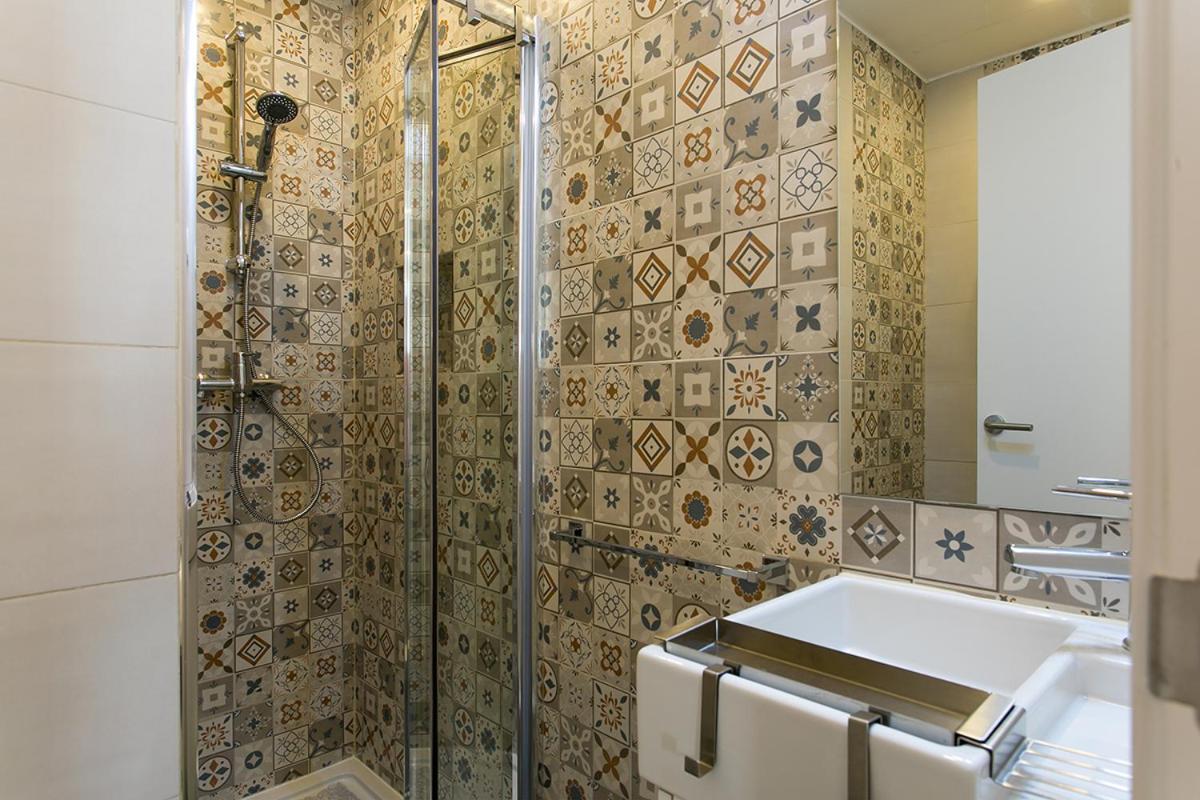 Suites Amalia Guesthouse Near Rossio Square リスボン エクステリア 写真