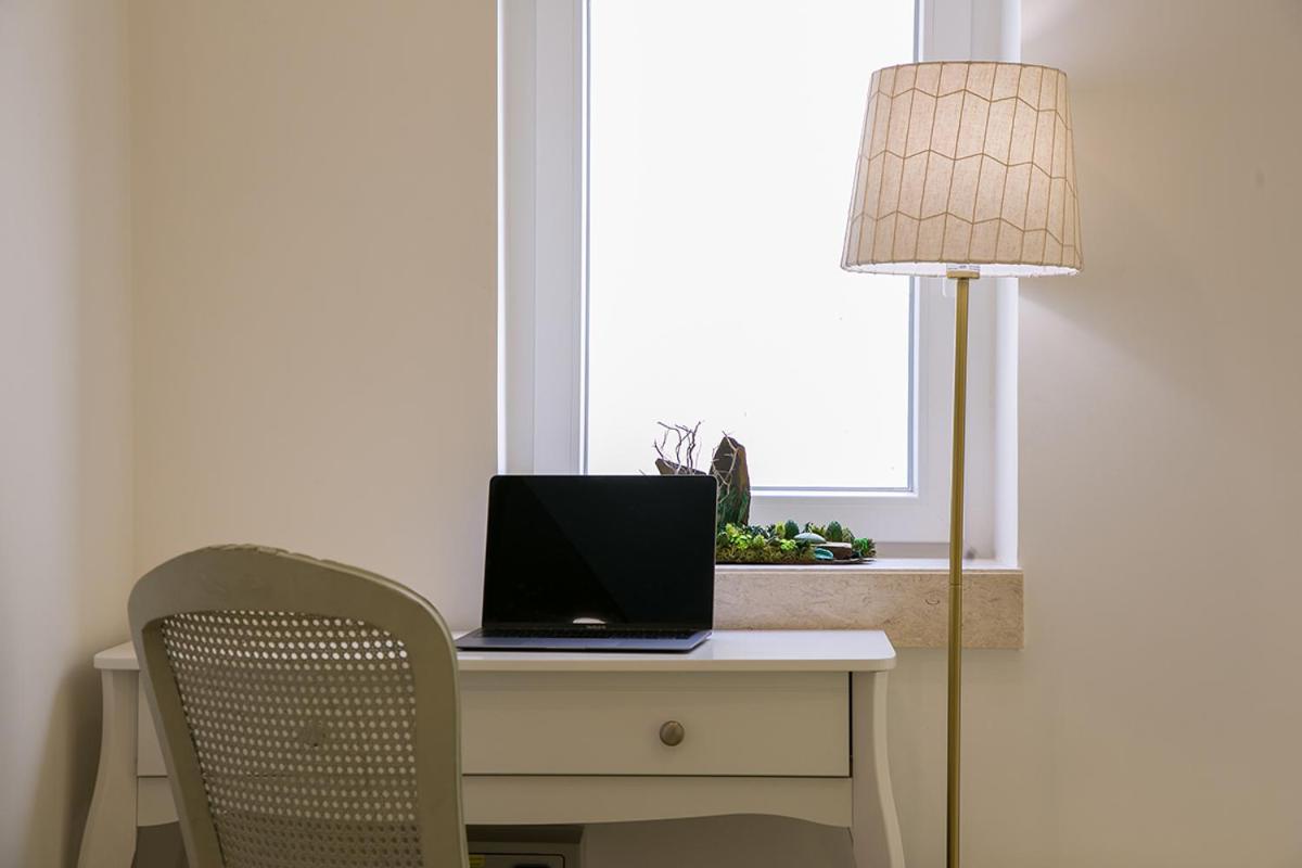 Suites Amalia Guesthouse Near Rossio Square リスボン エクステリア 写真