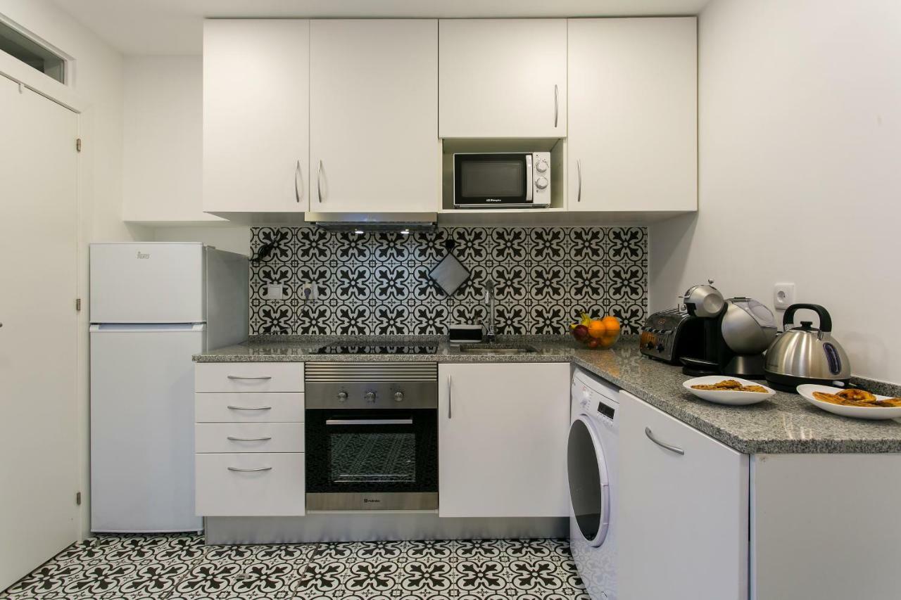Suites Amalia Guesthouse Near Rossio Square リスボン エクステリア 写真